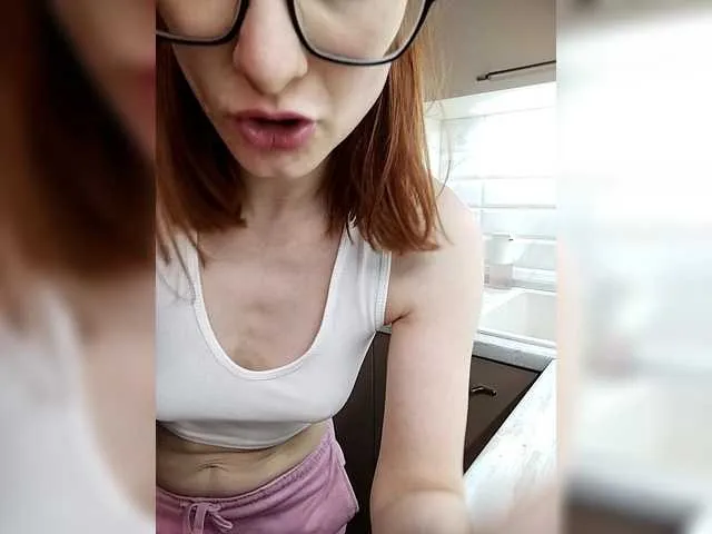 Live sex webcam photo for MashaWoW #291530435