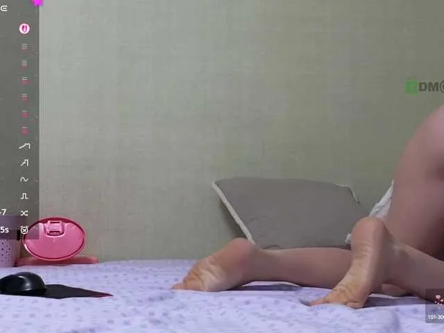 Live sex webcam photo for MashaWoW #291650972