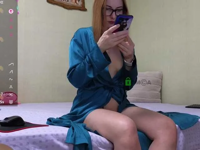 Live sex webcam photo for MashaWoW #292221266