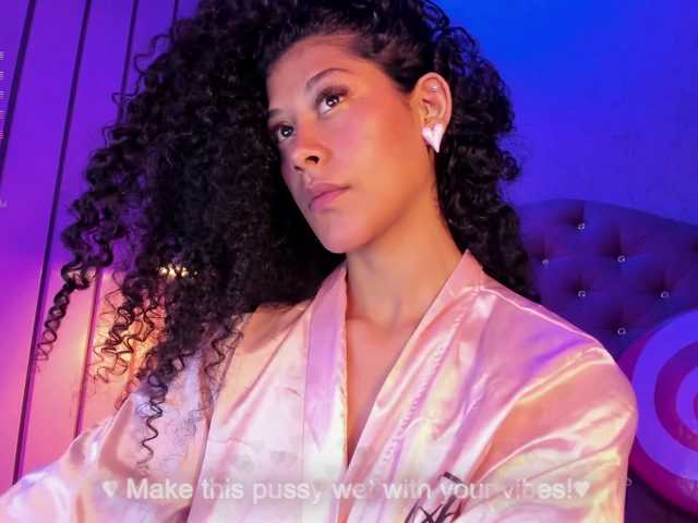 Live sex webcam photo for MaskGirl #290583321