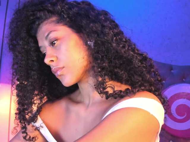 Live sex webcam photo for MaskGirl #290590799