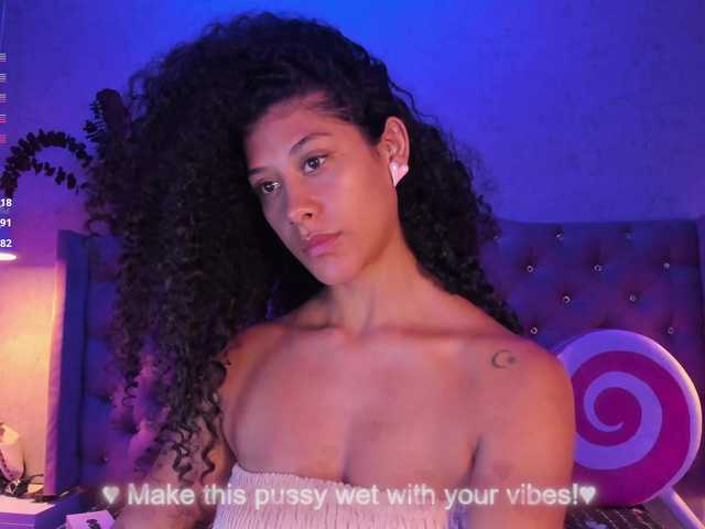 Live sex webcam photo for MaskGirl #290665881