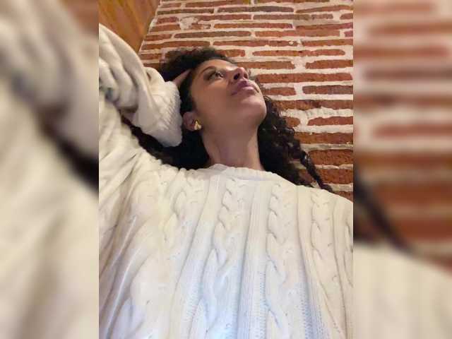 Live sex webcam photo for MaskGirl #290735818