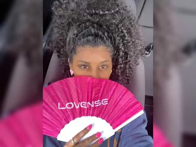 Live sex webcam photo for MaskGirl #290788431