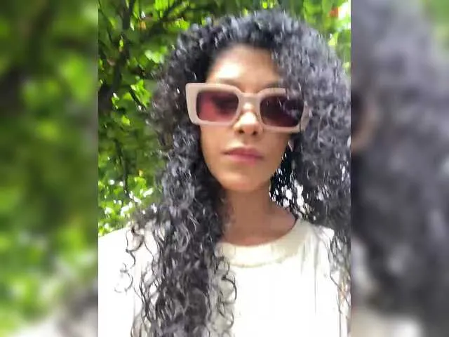 Live sex webcam photo for MaskGirl #290925730