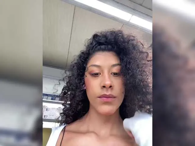 Live sex webcam photo for MaskGirl #290965298