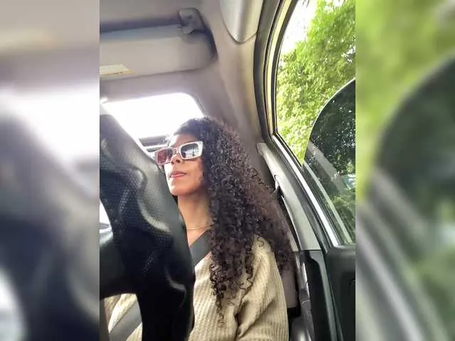 Live sex webcam photo for MaskGirl #291361371