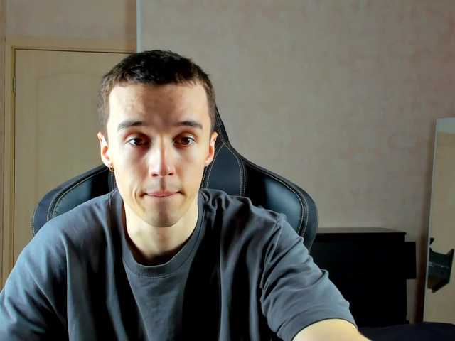 Live sex webcam photo for MasonWarholl #288084174