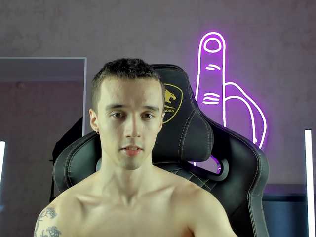 Live sex webcam photo for MasonWarholl #290030853