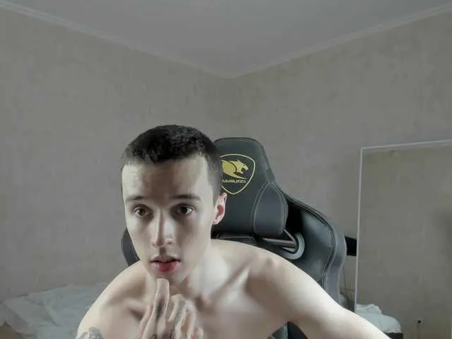 Live sex webcam photo for MasonWarholl #290288254