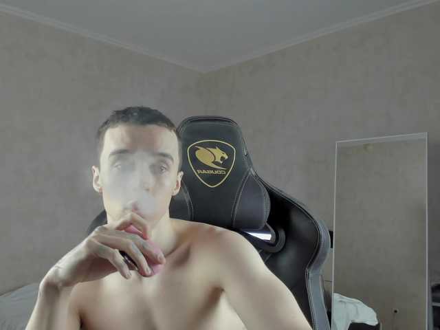 Live sex webcam photo for MasonWarholl #290299329