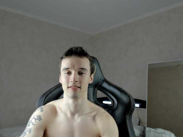 Live sex webcam photo for MasonWarholl #290448714