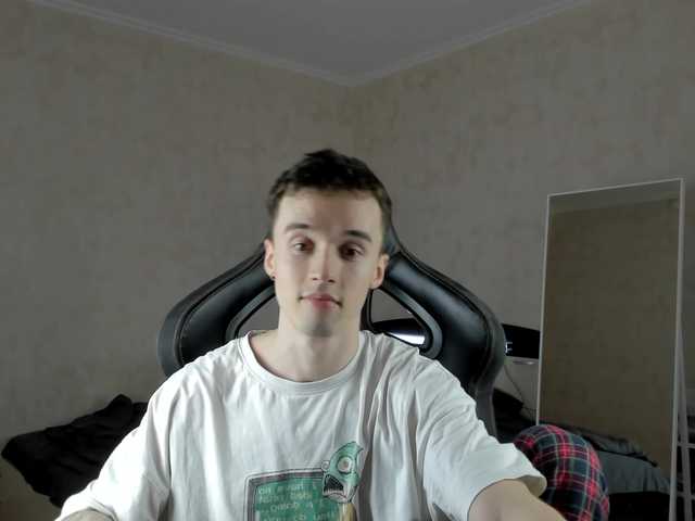 Live sex webcam photo for MasonWarholl #290607608