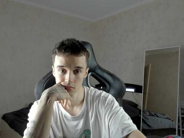 Live sex webcam photo for MasonWarholl #290609297