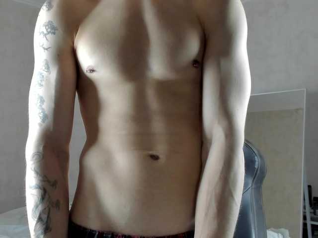 Live sex webcam photo for MasonWarholl #290781947