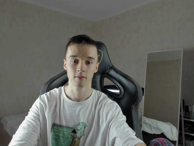 Live sex webcam photo for MasonWarholl #290808462