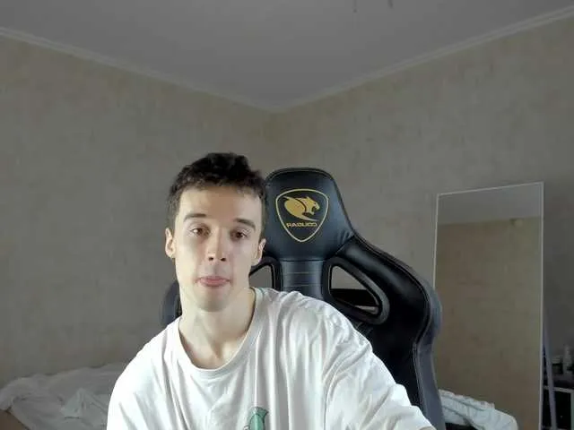 Live sex webcam photo for MasonWarholl #291001558