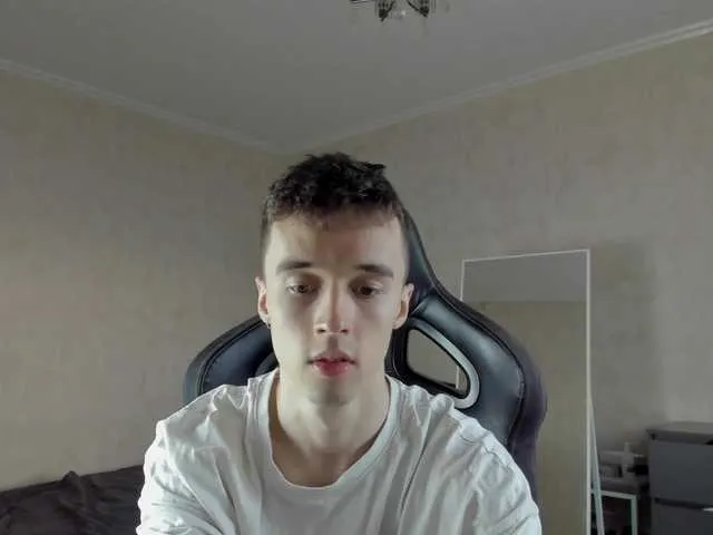 Live sex webcam photo for MasonWarholl #291180478