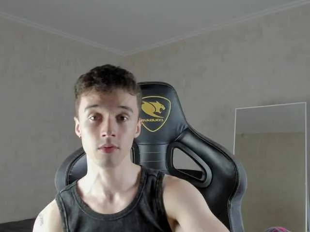 Live sex webcam photo for MasonWarholl #291321966