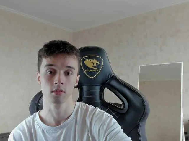 Live sex webcam photo for MasonWarholl #291339161