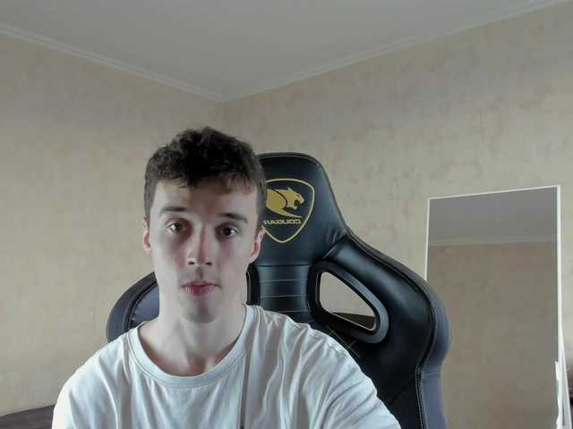 Live sex webcam photo for MasonWarholl #291359769