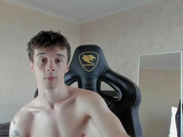 Live sex webcam photo for MasonWarholl #291528083