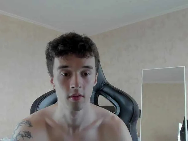 Live sex webcam photo for MasonWarholl #291542336