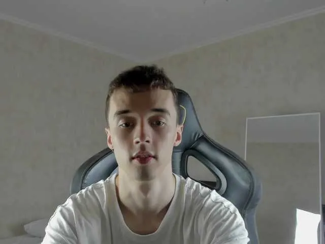 Live sex webcam photo for MasonWarholl #291580103