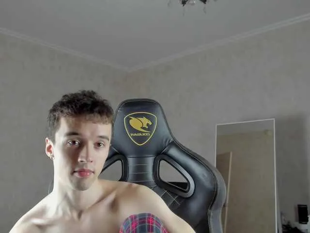 Live sex webcam photo for MasonWarholl #291794765