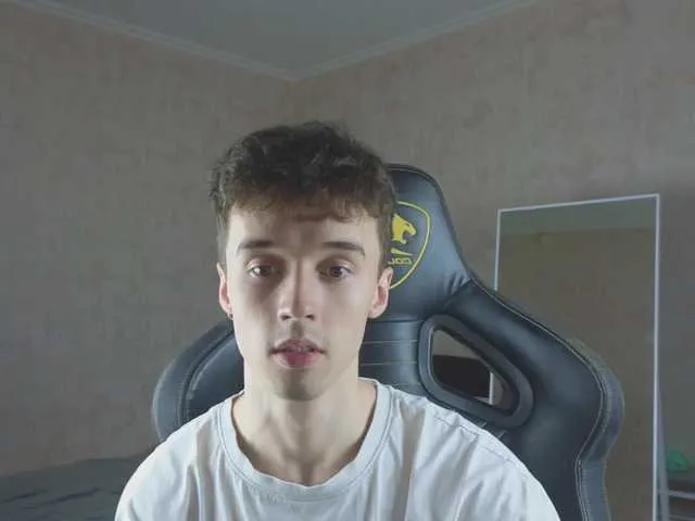 Live sex webcam photo for MasonWarholl #292099235