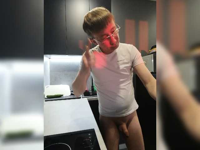 Live sex webcam photo for Masya989 #277876262