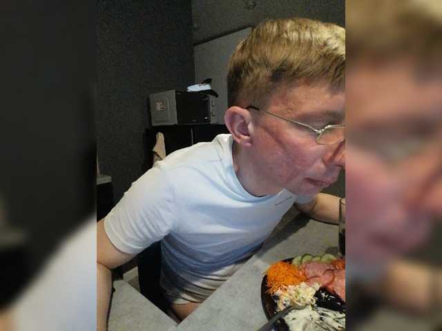 Live sex webcam photo for Masya989 #277878015