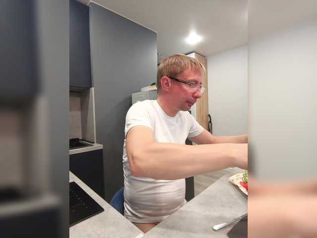 Live sex webcam photo for Masya989 #288935941