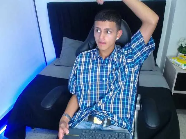 Live sex webcam photo for MateuusSpnn37 #289702865