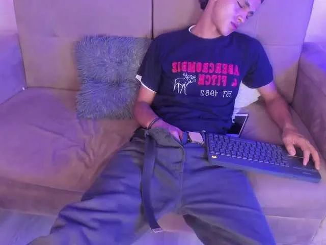 Live sex webcam photo for MateuusSpnn37 #290777687