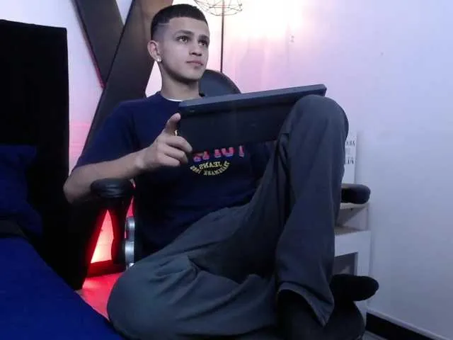 Live sex webcam photo for MateuusSpnn37 #291258219