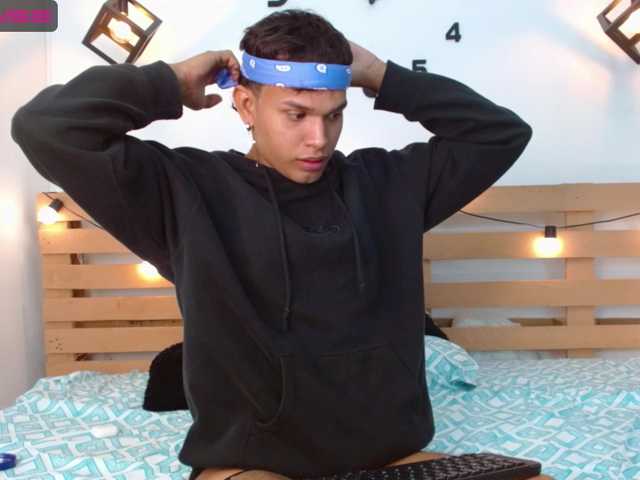 Live sex webcam photo for Mathias-69 #275673756