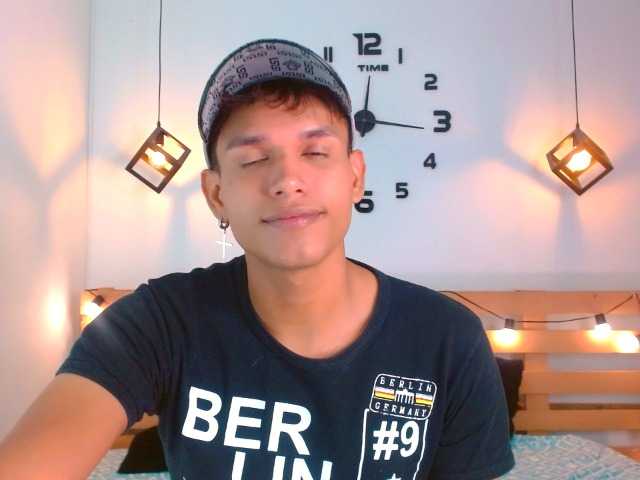 Live sex webcam photo for Mathias-69 #275704623