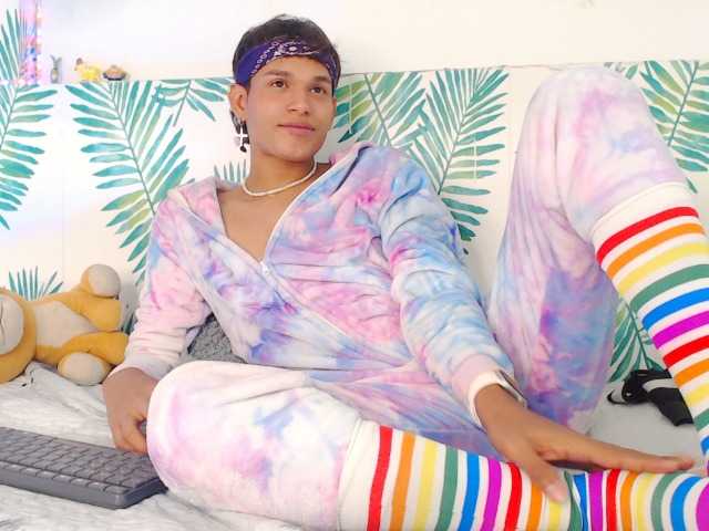 Live sex webcam photo for Mathias-69 #275942639