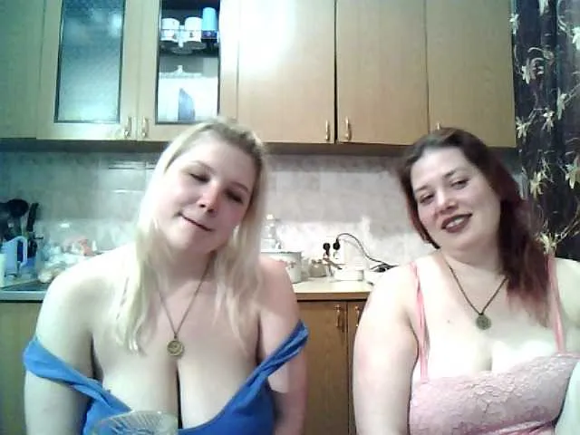 Live sex webcam photo for Matreshka66 #273339627