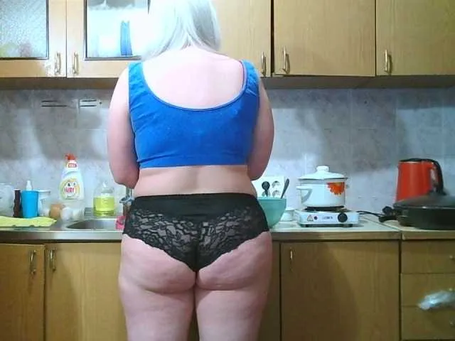 Live sex webcam photo for Matreshka66 #273395977