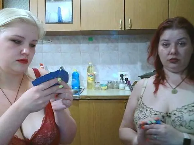 Live sex webcam photo for Matreshka66 #273563110