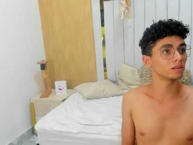Live sex webcam photo for Matt-Austin #274010343