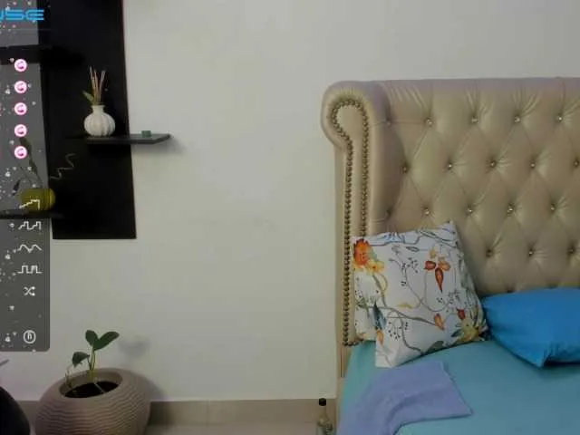 Live sex webcam photo for MatureBlonde #273872695