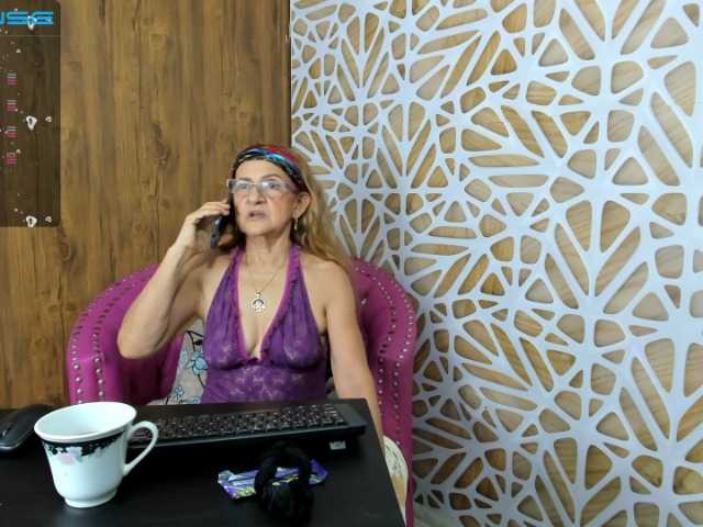 Live sex webcam photo for MatureBlonde #274324847