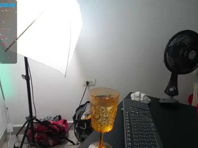 Live sex webcam photo for MatureBlonde #274367175