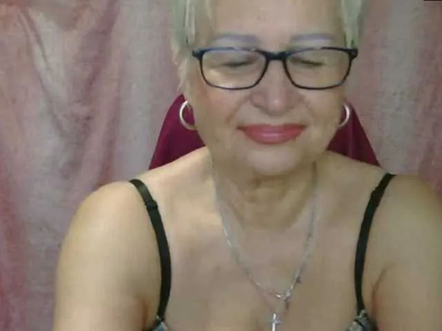 Live sex webcam photo for MatureLissa #290825624