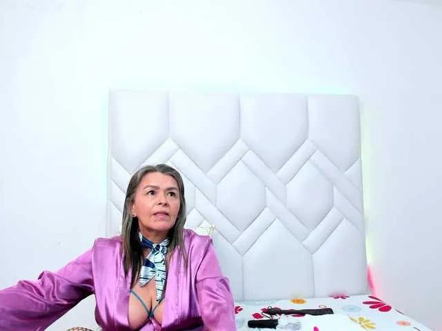 Live sex webcam photo for MatureNewbie #291402397