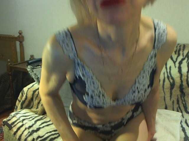 Live sex webcam photo for MatureSlut #272847311