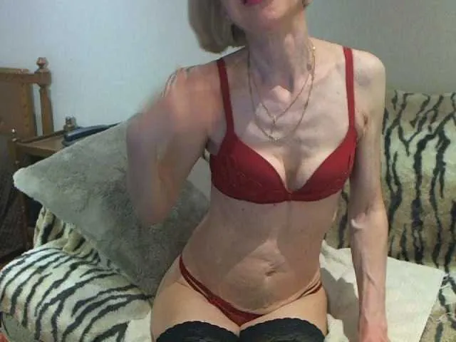 Live sex webcam photo for MatureSlut #278057073